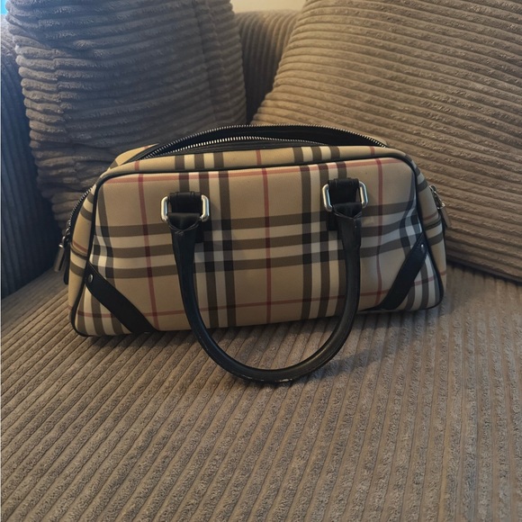 Burberry small bag in excellent condition - Picture 3 of 7